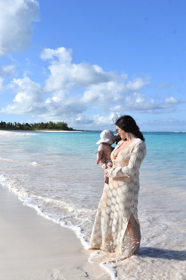 A quiet turquoise beach moment.
